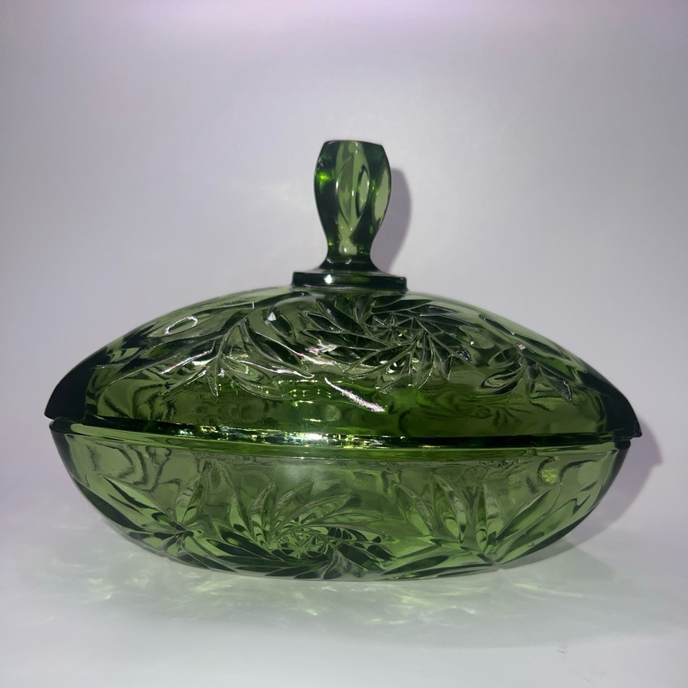 1940’s Vintage Hazel Atlas Prescut Triangle 
Olive Green dish.